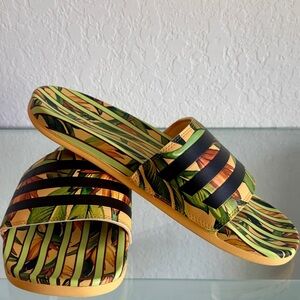 FARM Rio Striped Floral Multicolor Adidas Adilette Comfort Slide Sandals Size 9